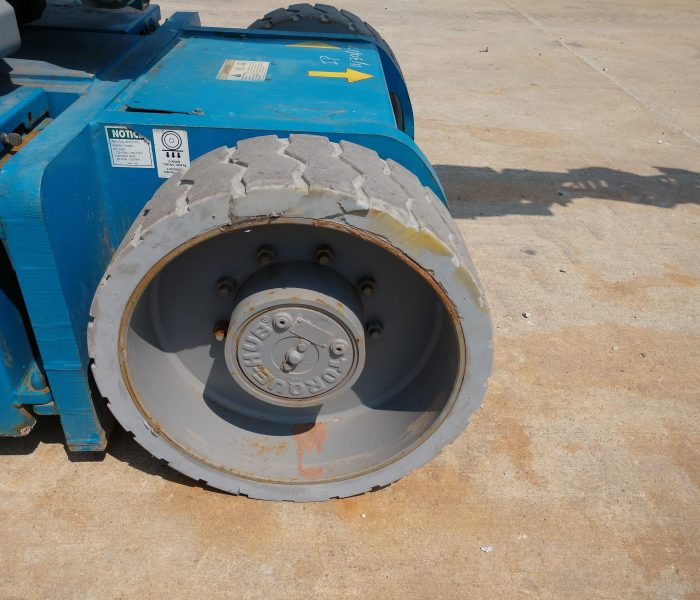 Genie Z-30/20N RJ Electric Articulating Boom Tire 7