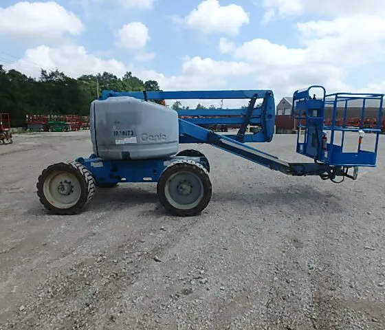 Genie Z-45/25 Diesel 4 Wheel Drive Articulating Boom Side View 4