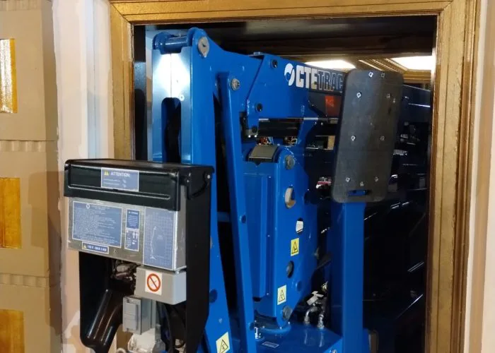 CTE 160-51 Spider Tracked Lift Collapsed, Rear View 11