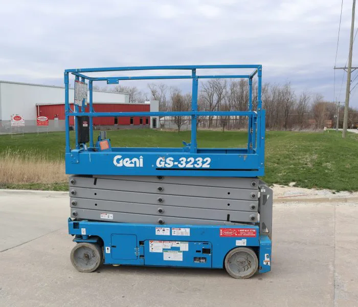Genie GS-3232 Side View